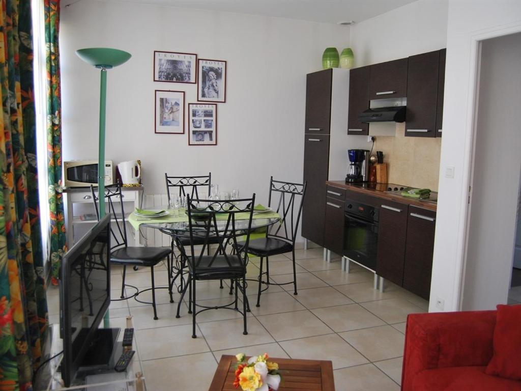 Gite La Tour Boileau Troyes Ngoại thất bức ảnh